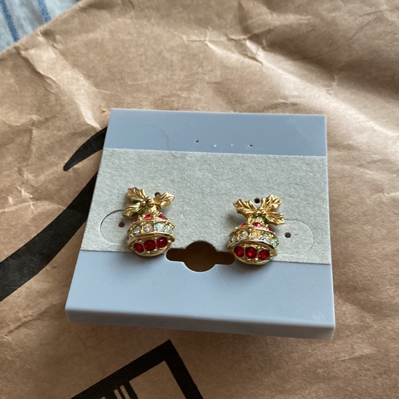 Balloon style earrings gold color with red stones and clear stones. - Picture 4 of 4